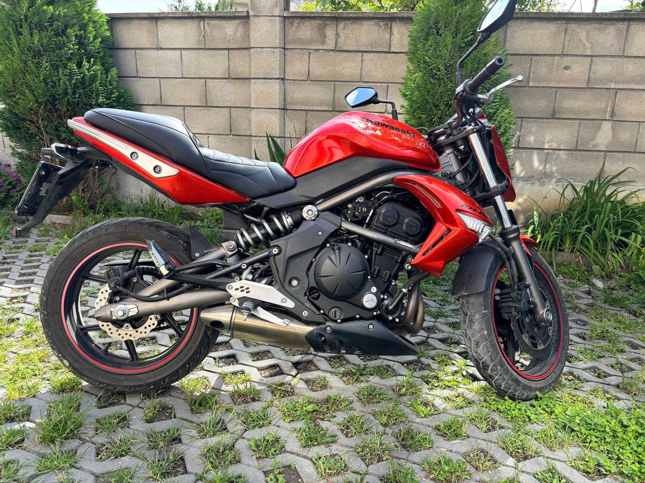 Продавам мотор Kawasaki ER 6n