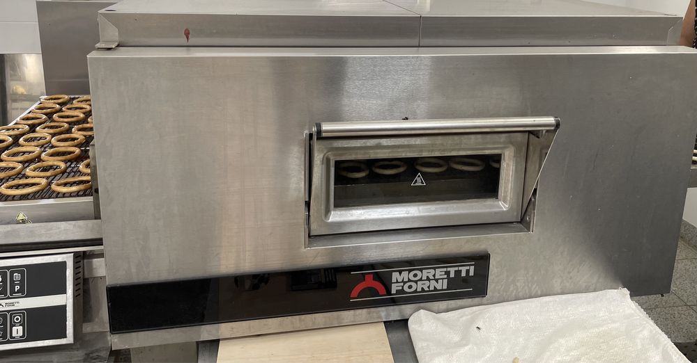 Cuptor gaz MORETTI FORNI coacere covrigi (2 bucati )