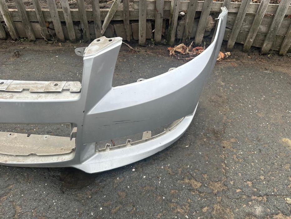 Продам бампер передний б/у