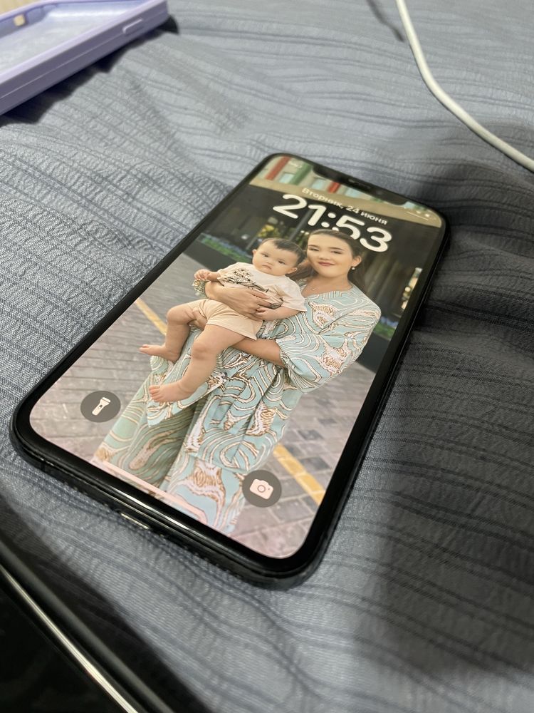 iPhone Xs/64гб/81%