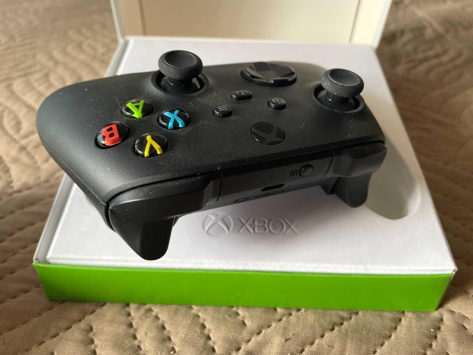 Xbox безжичен контролер + акумулаторна батерия и USB-C кабел