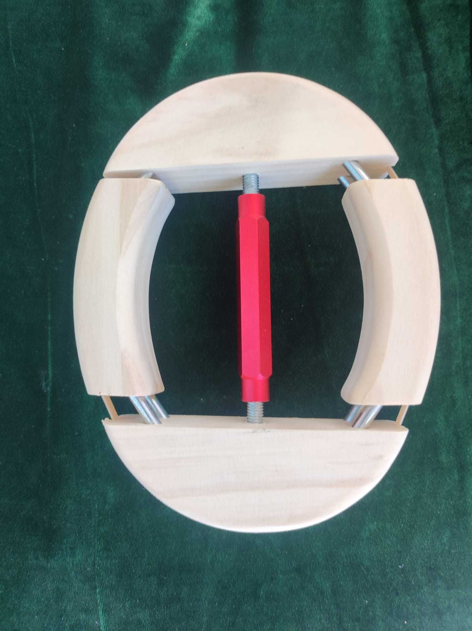 Разширител за шапки (hat stretcher)