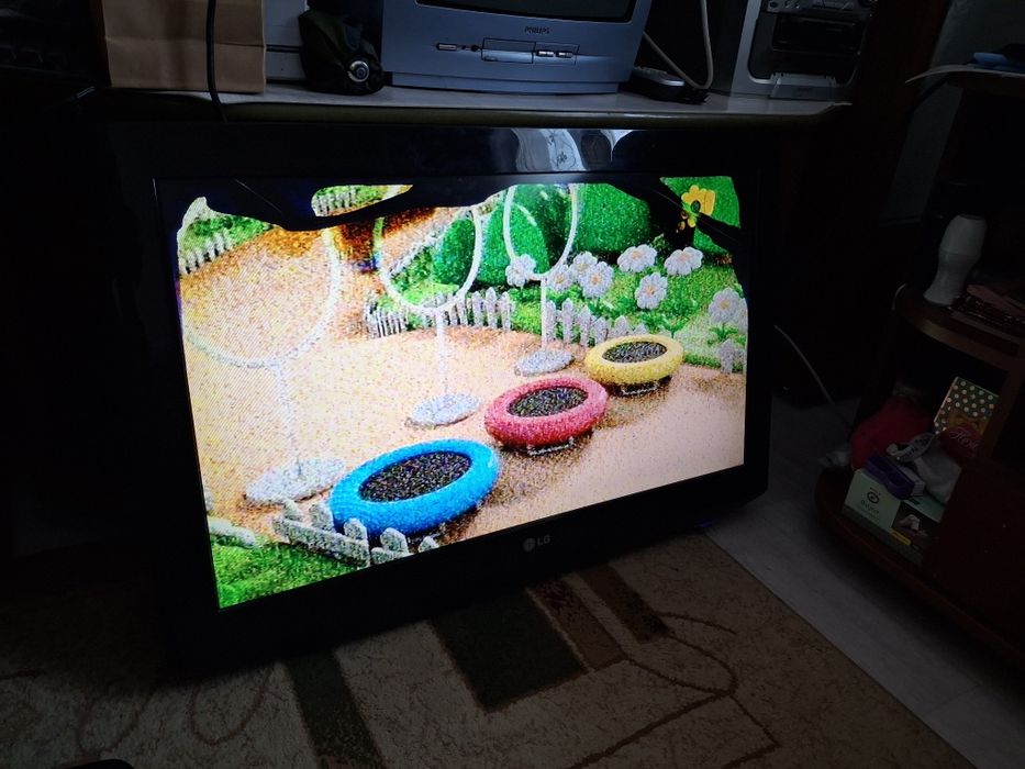 Телевизор LG плазма