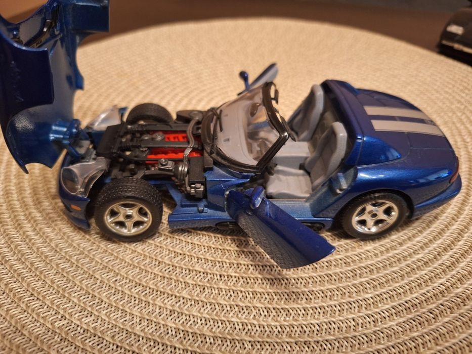 Метални колекционерски колички BURAGO 1:24