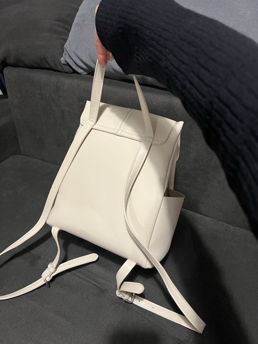 Кожена раница Zara