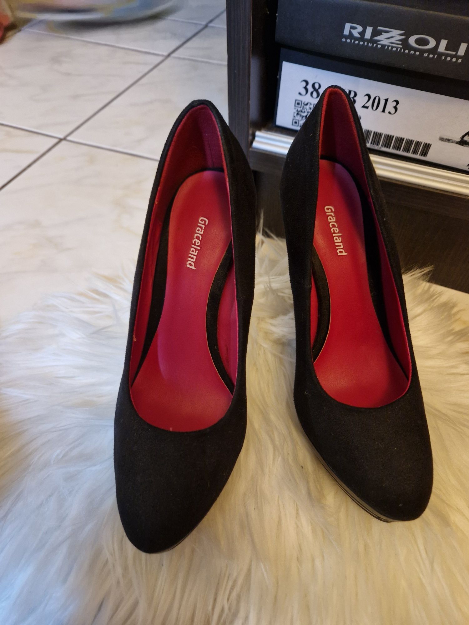 Pantofi cu toc inalt 37