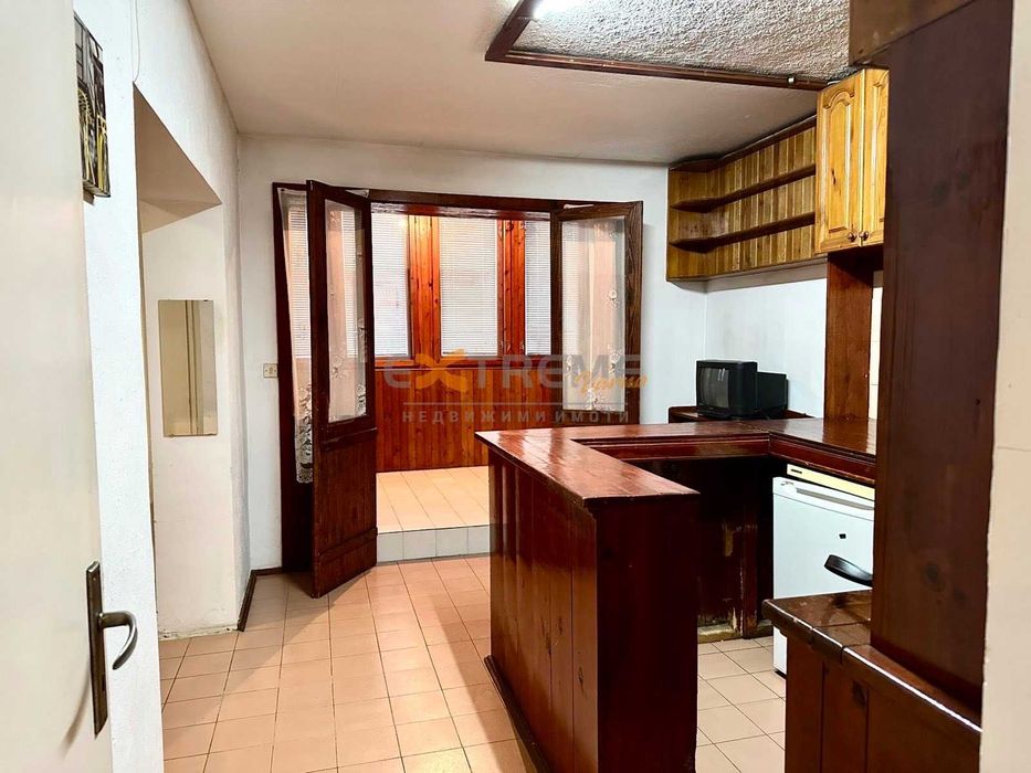 Дава се под наем Двустаен апартамент в Варна, Лятно кино Тракия - 65 кв.м за 306 € - Снимка #2