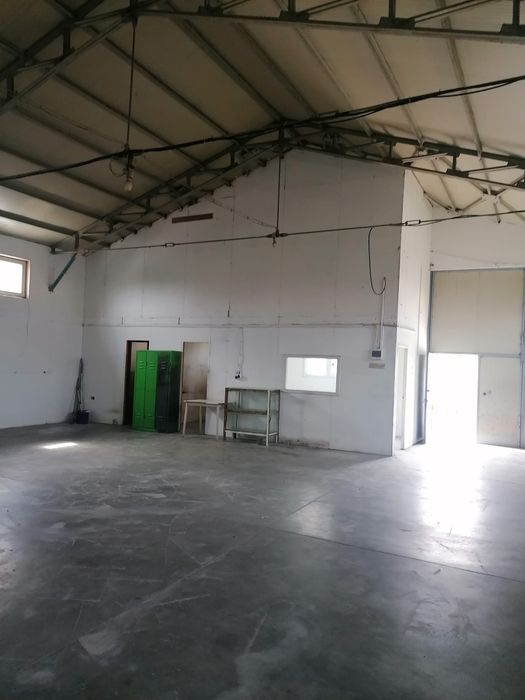 Inchiriez Hala zona Electroputere Mall Popeci