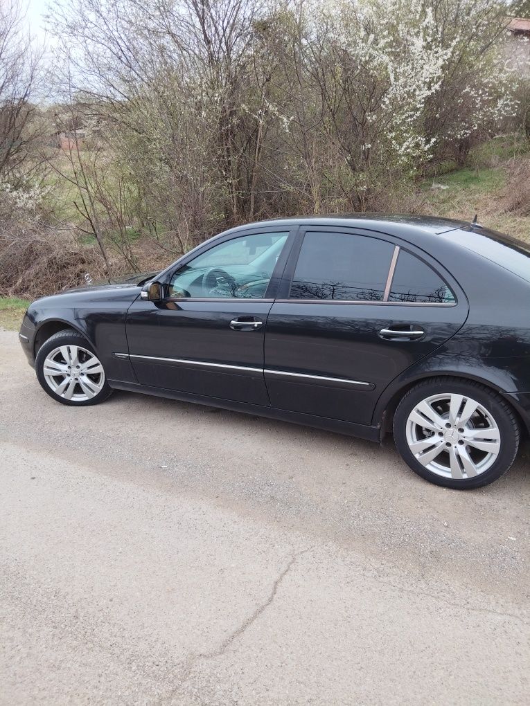 Мерцедес Е220 CDI