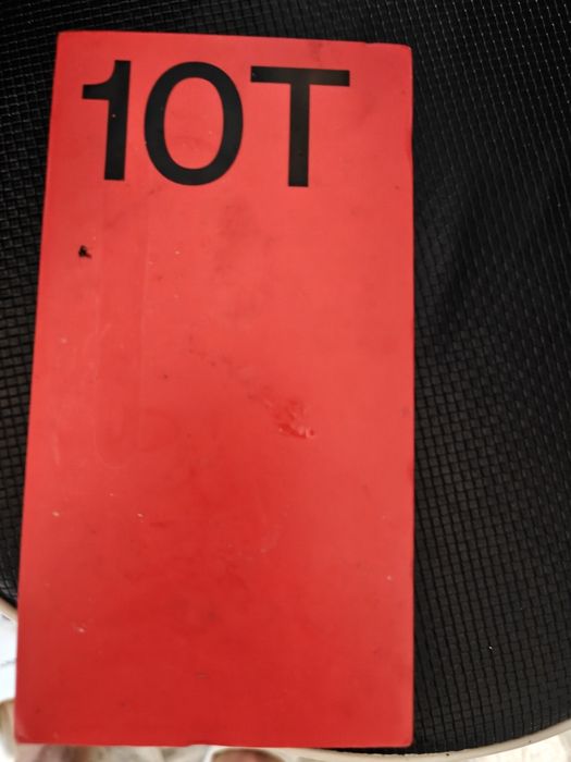 Oneplus 10T model 16 giga RAM capac spate crapat.