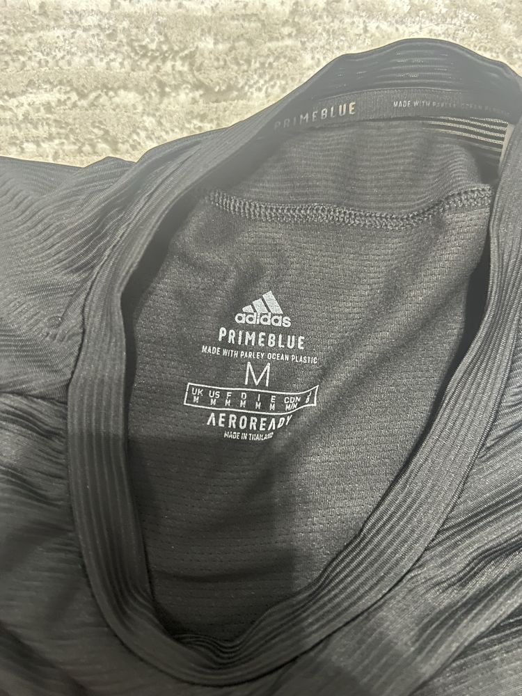 Футболка adidas