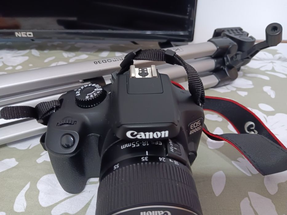 Canon 4000D DSLR