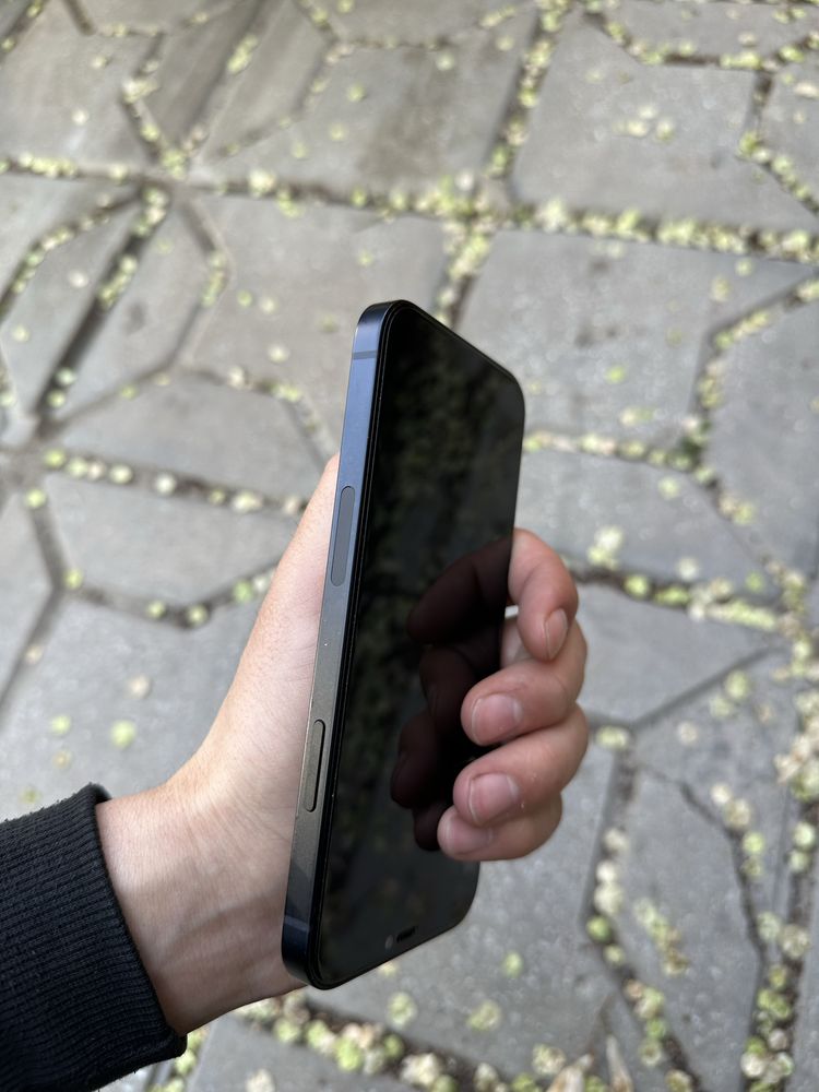 Айфон 12black. 128gb.