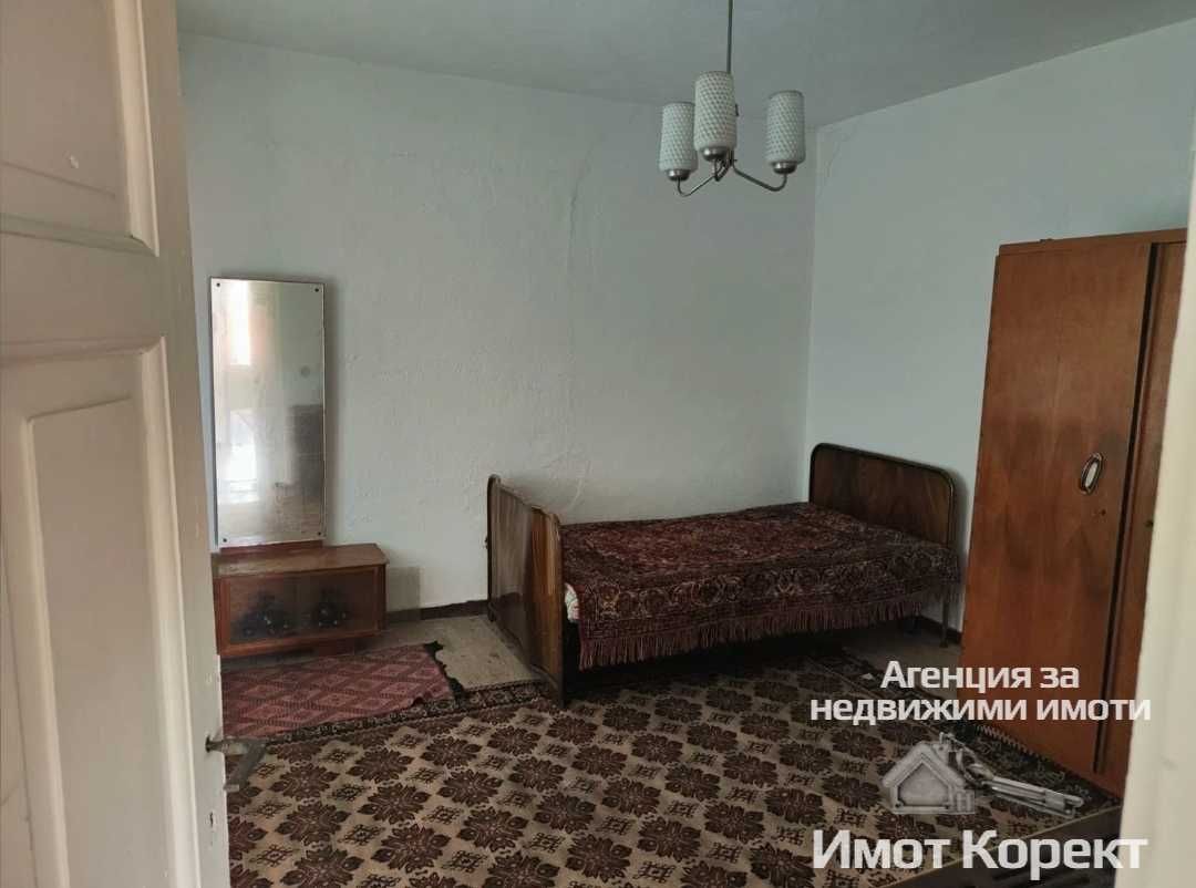Имот Корект продава къща,в с. Конуш, обл. Пловдив