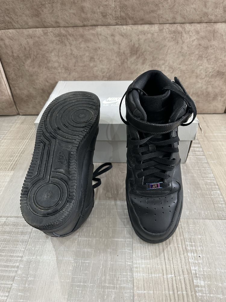 Мъжки кецове Nike Air Force 1 Mid