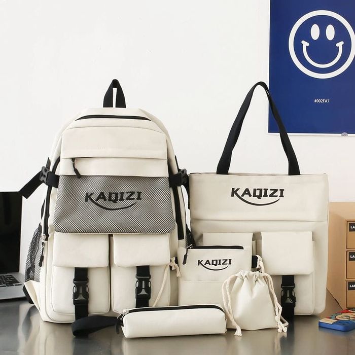 Продам школьные рюкзаки в комплекте