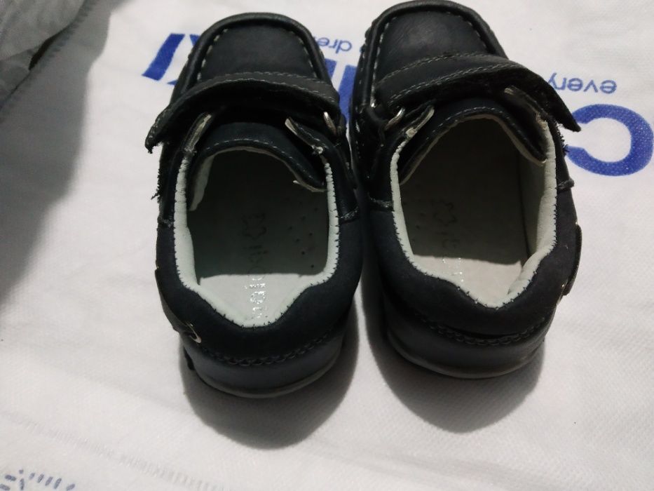 Нови бебе обувки от естествена кожа
