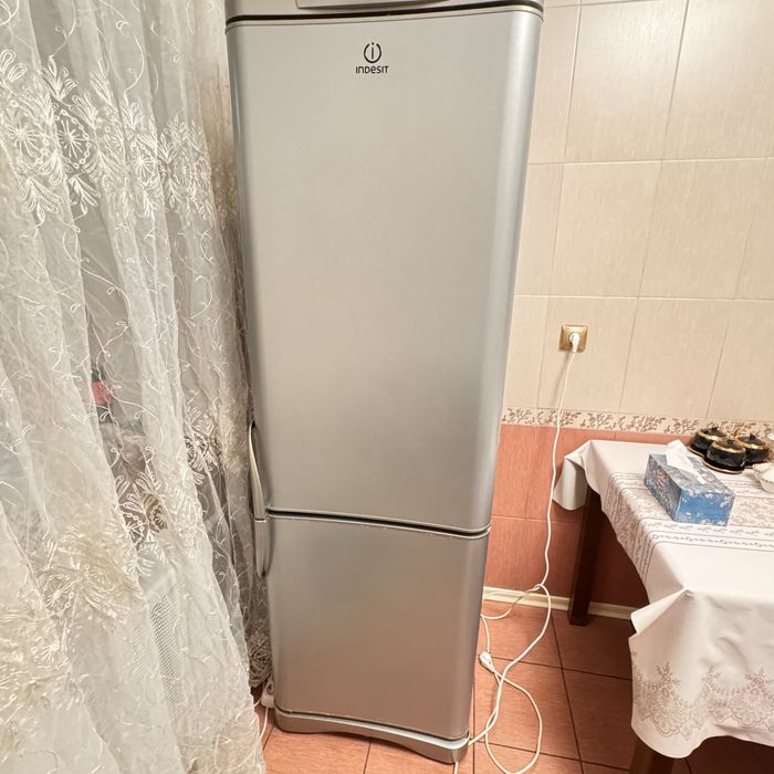 Срочно! Холодильник б/у