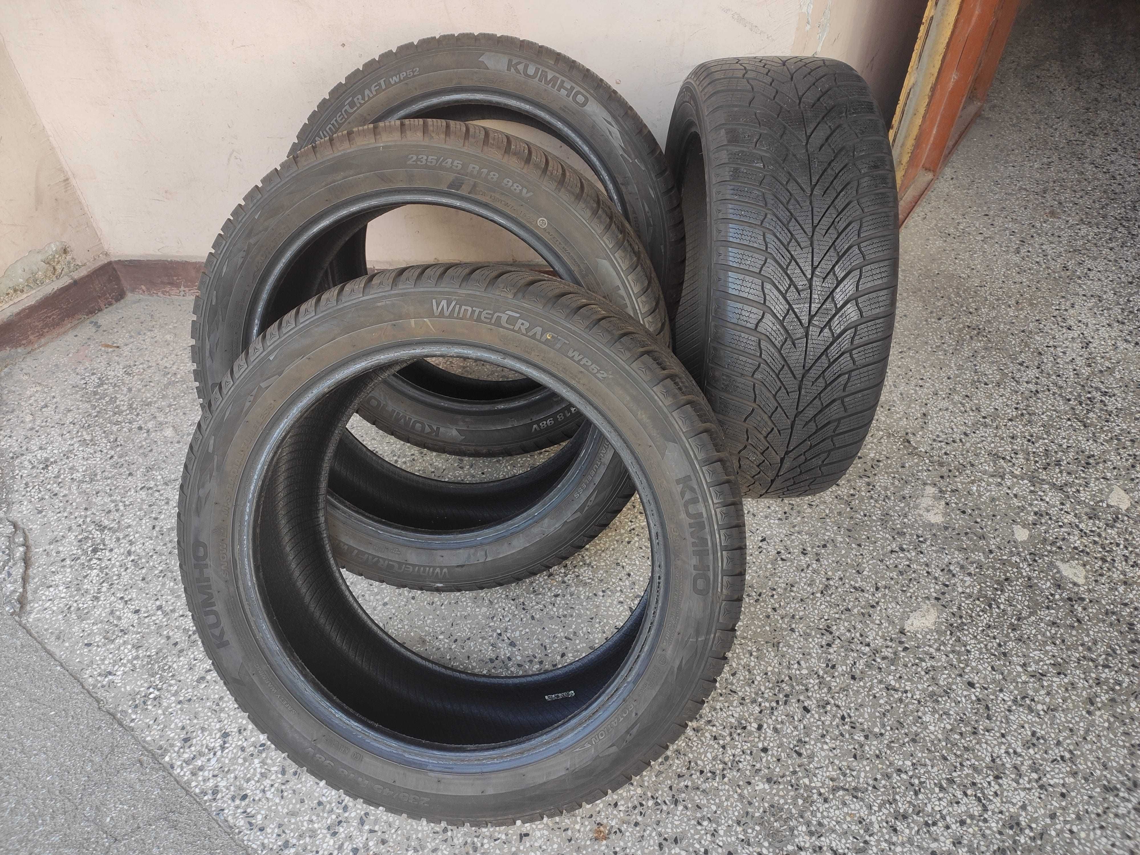 4БР. НОВИ Зимни Гуми KUMHO WinterCraft WP52 235/45/18 98V XL