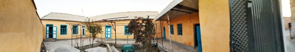 Вагзал худудида 4 сотихли ховли 4 та хона 1 та гараж бор