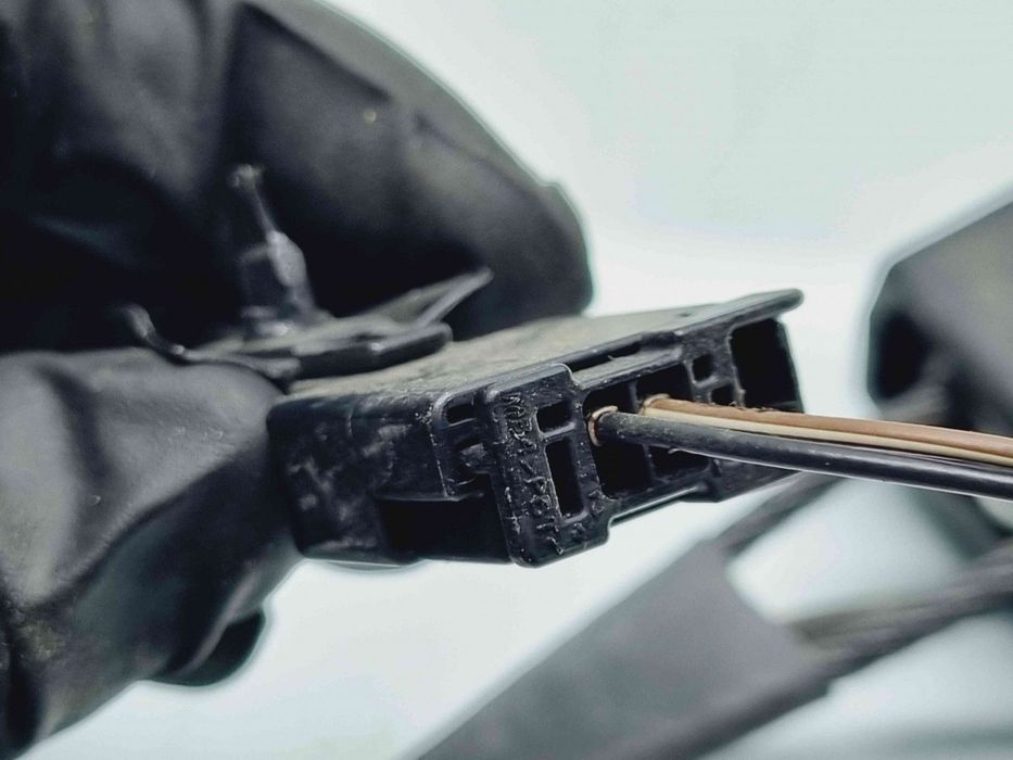 Capsa centura stanga fata Opel Insignia A Facelift [Fabr 2008-2016] 1