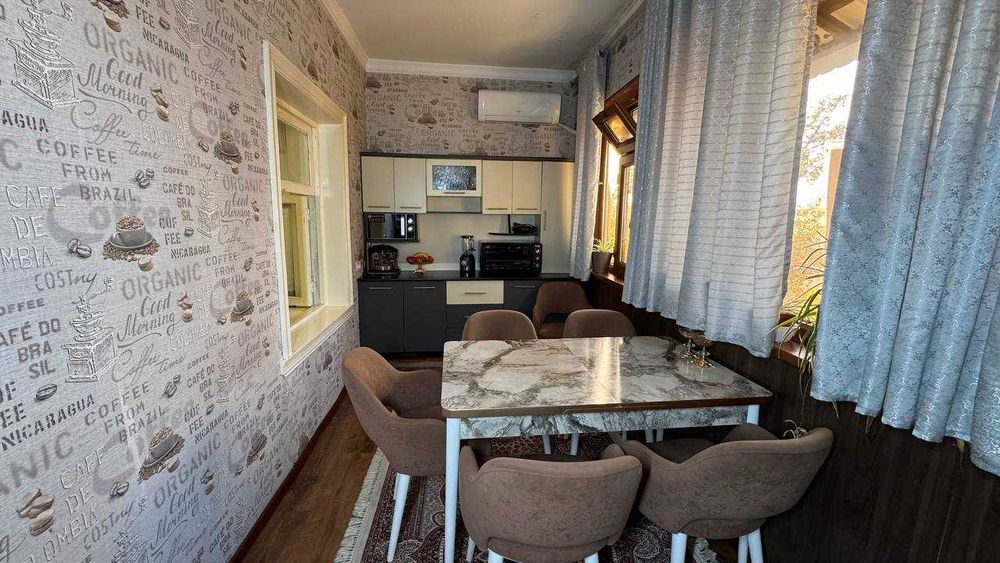 Текстил Бурч аптекаси 3 қаватда 4 хонали квартира сотилади.ID: 1487