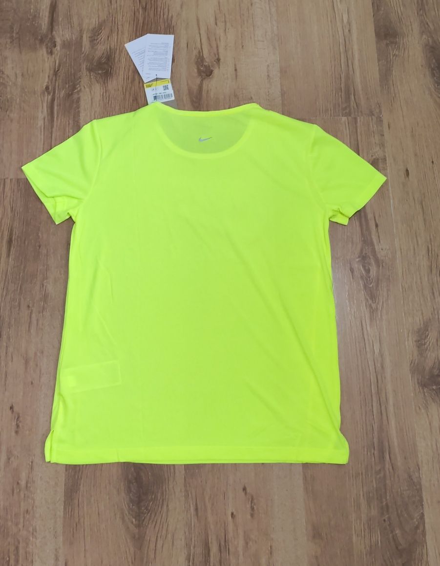 Tricou dama Nike Dri Fit mărimea S