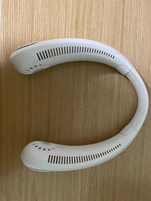 Удобен и лесно преносим вентилатор за врат - неизползван