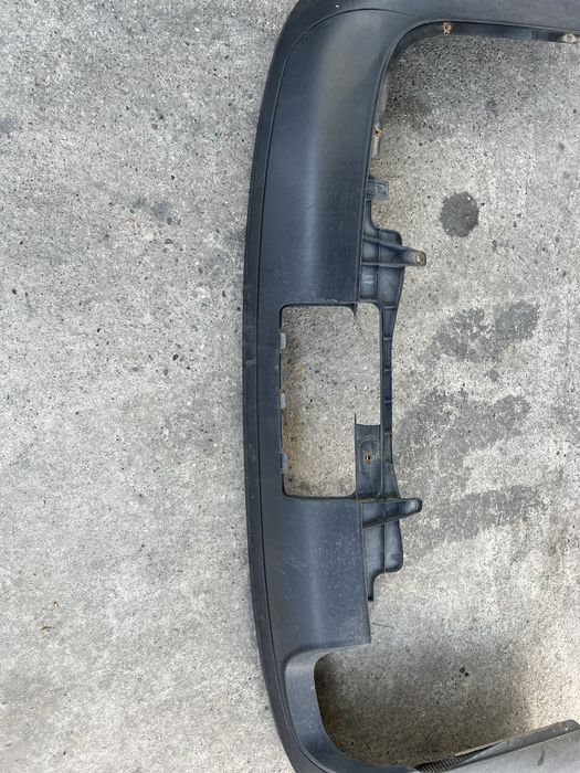 Fusta spoiler bara spate passat b6 break cu decupaj pentru carlig