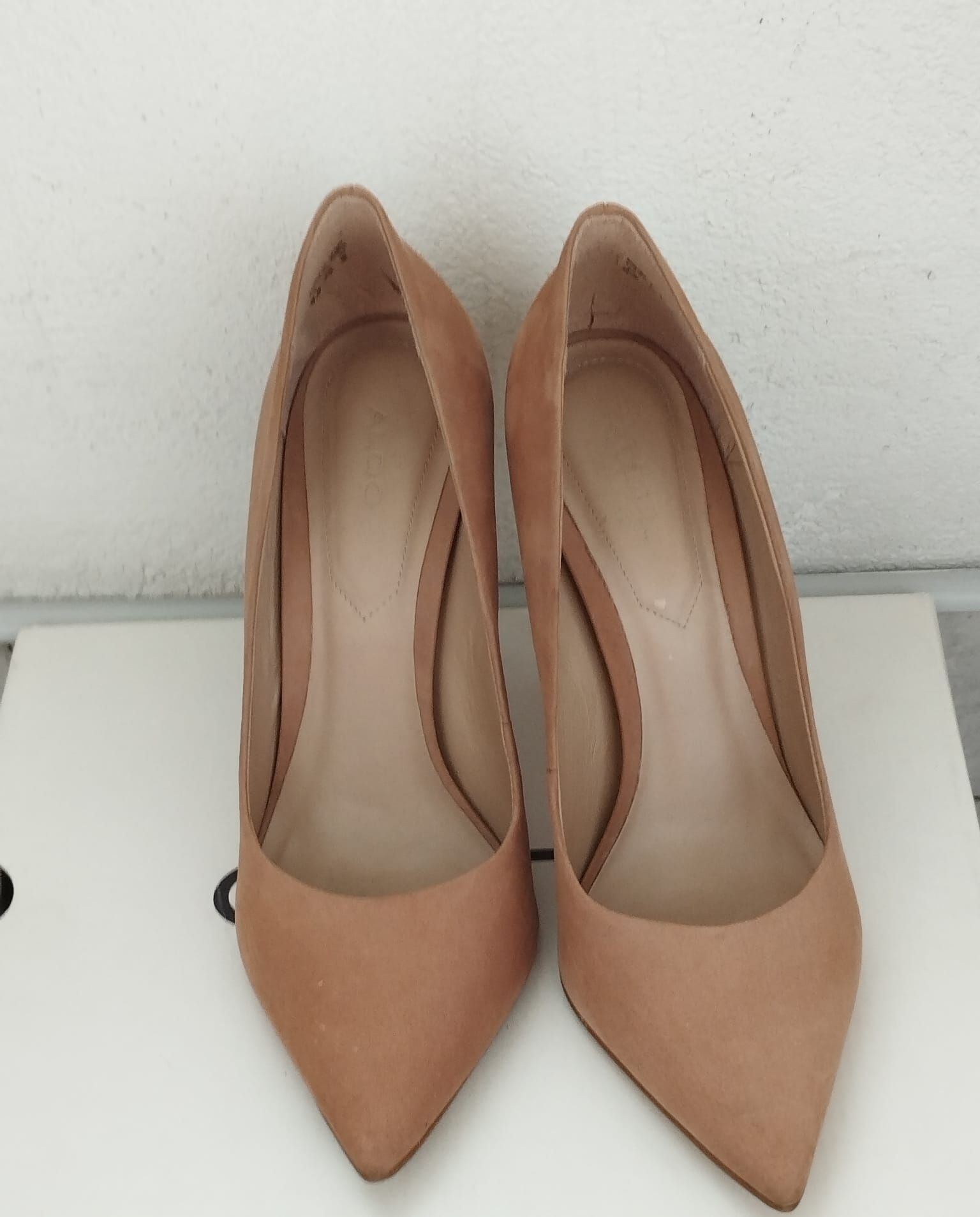 Pantofi stiletto piele intoarsa nude Aldo