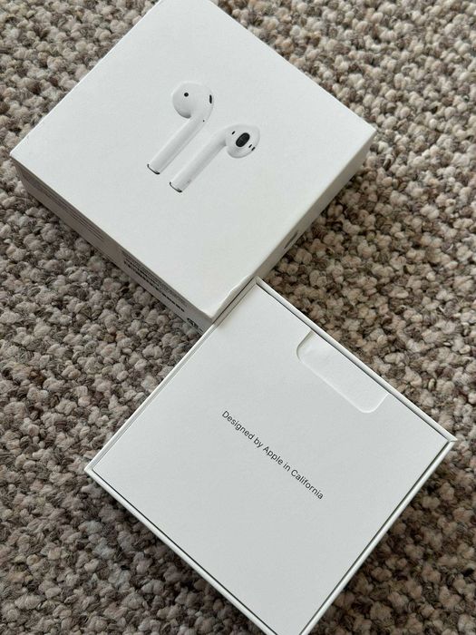 Продавам Apple AirPods 2 (оригинал)