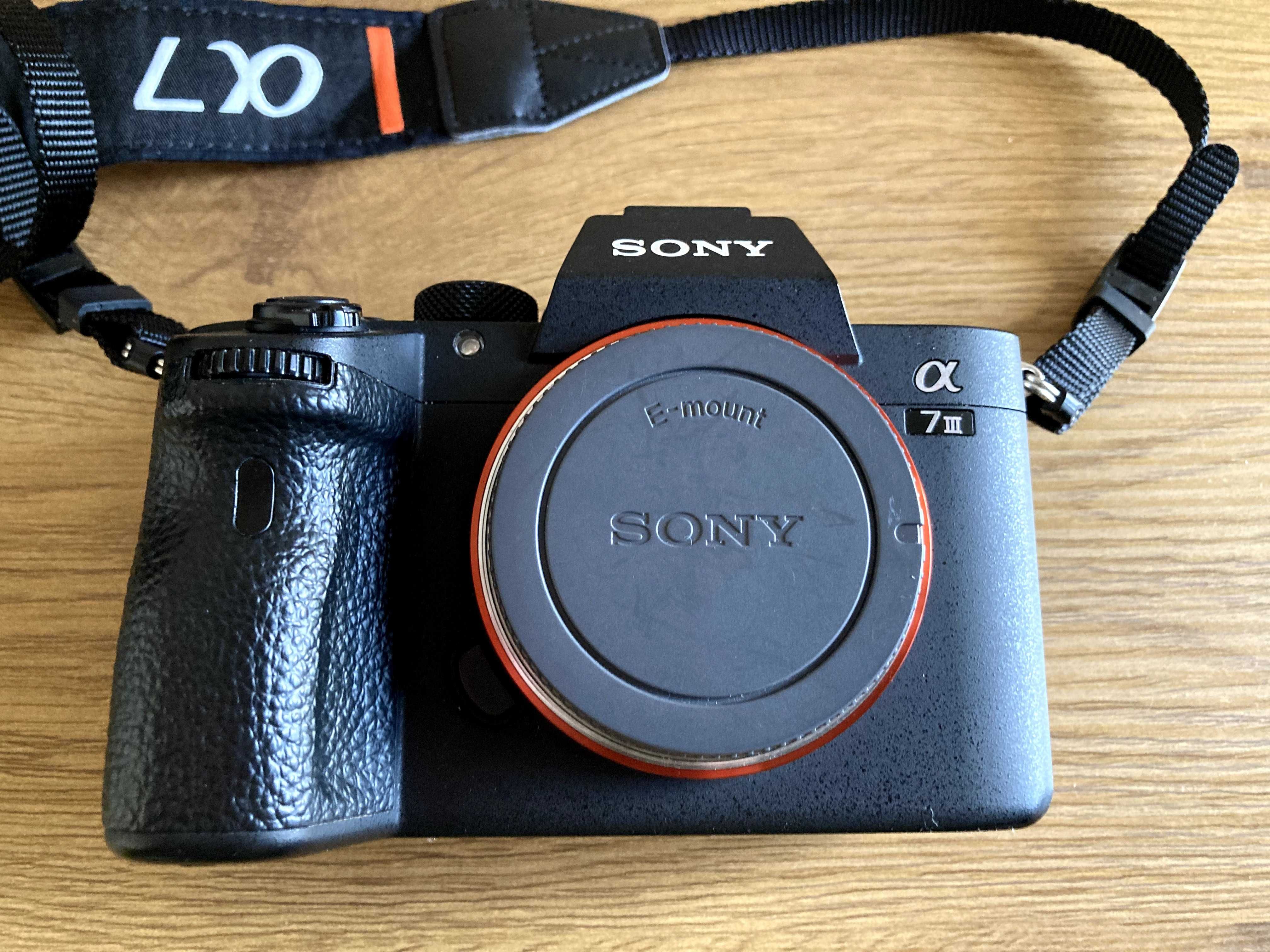 Продавам Sony a7 III в идеално състояние