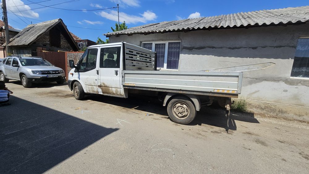 Vând Ford transit
