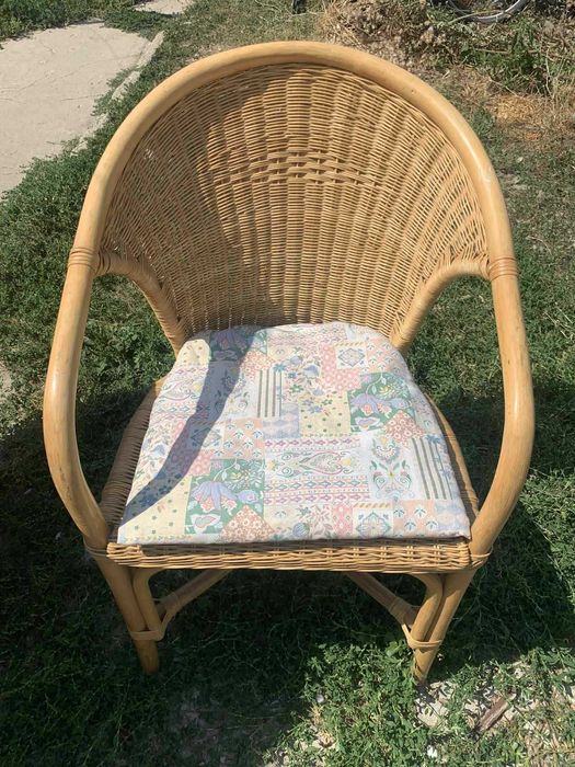 Set de gradina din ratan masa cu doua scaunr