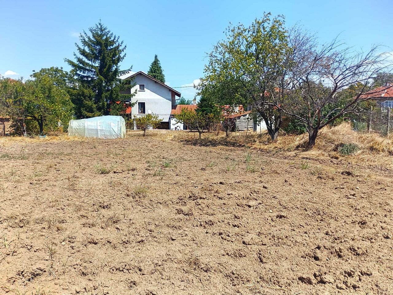 Продава се Къща в с. Избеглии, Област Пловдив - 1300 кв.м за 58 €/кв.м - Снимка #18
