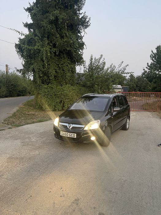 Vand opel zafira volan partea dreapta