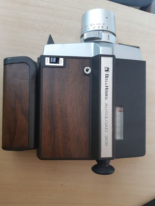 Aparat de filmat tip retro