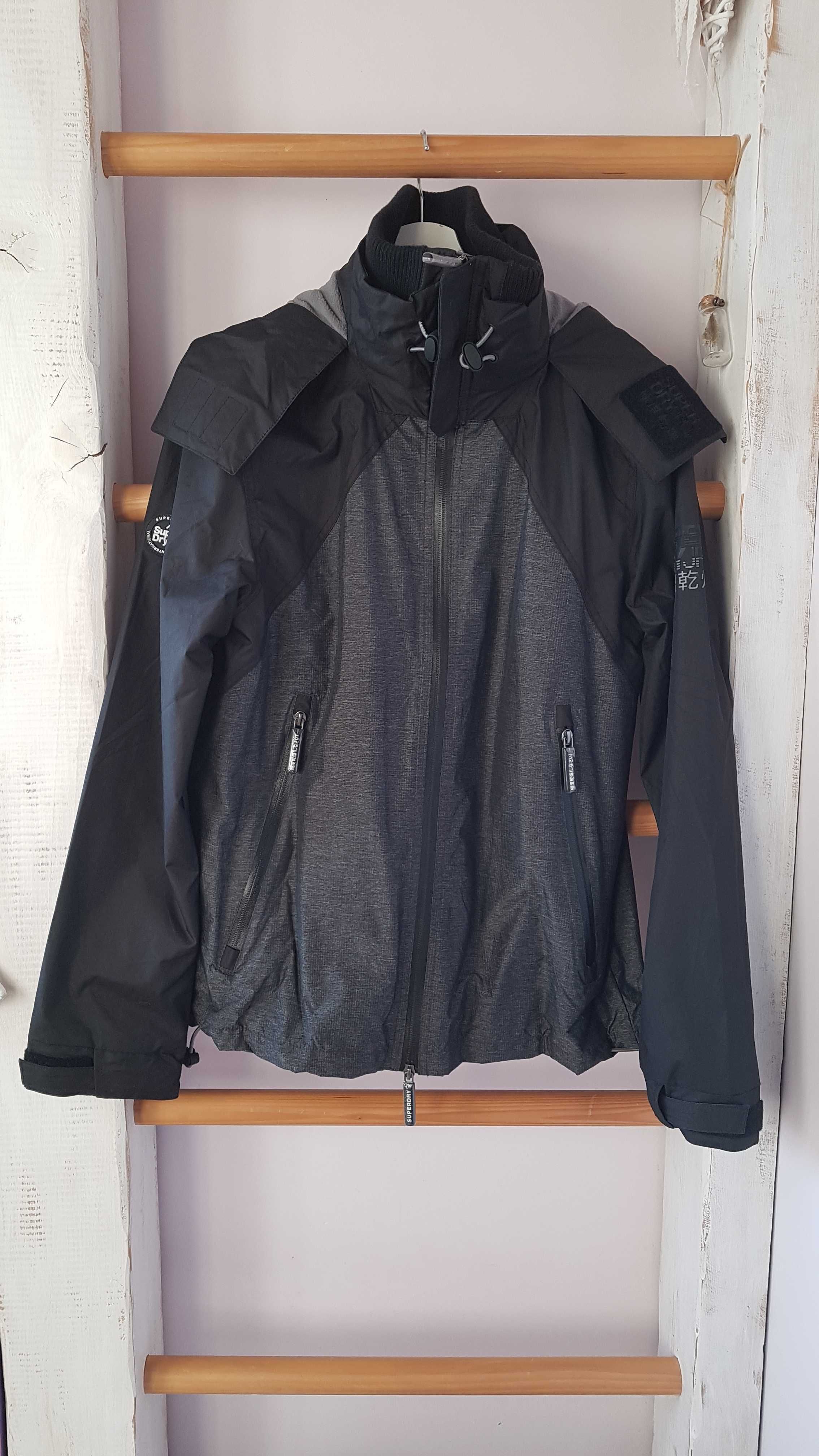 Чисто ново мъжко яке Superdry Cliffhiker International
