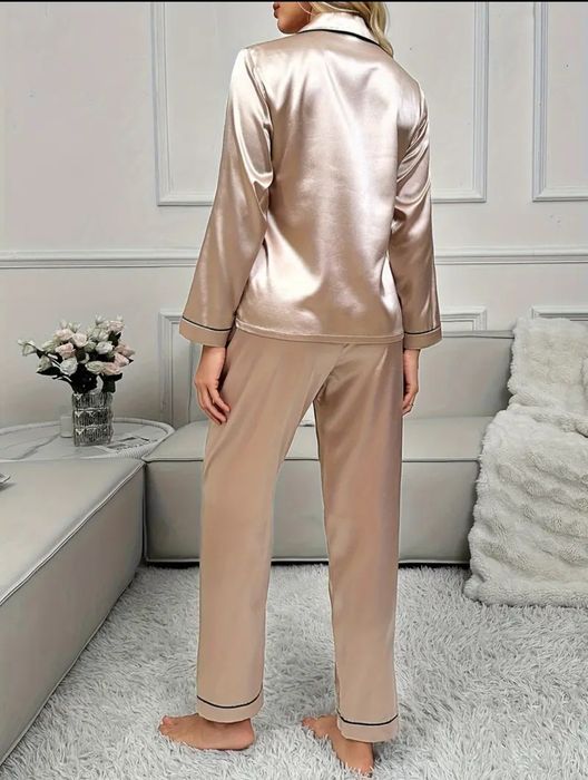 Pijama satin culoarea bej