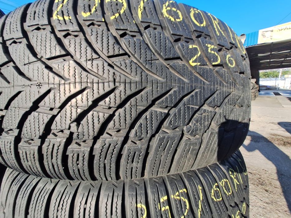 2 anvelope iarna 255/60r18 Nokian Montaj Gratuit
