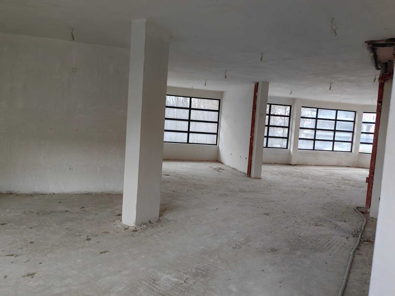 Дава се под наем Офис в Пловдив, Христо Смирненски - 1237 кв.м за 8619 € - Снимка #14