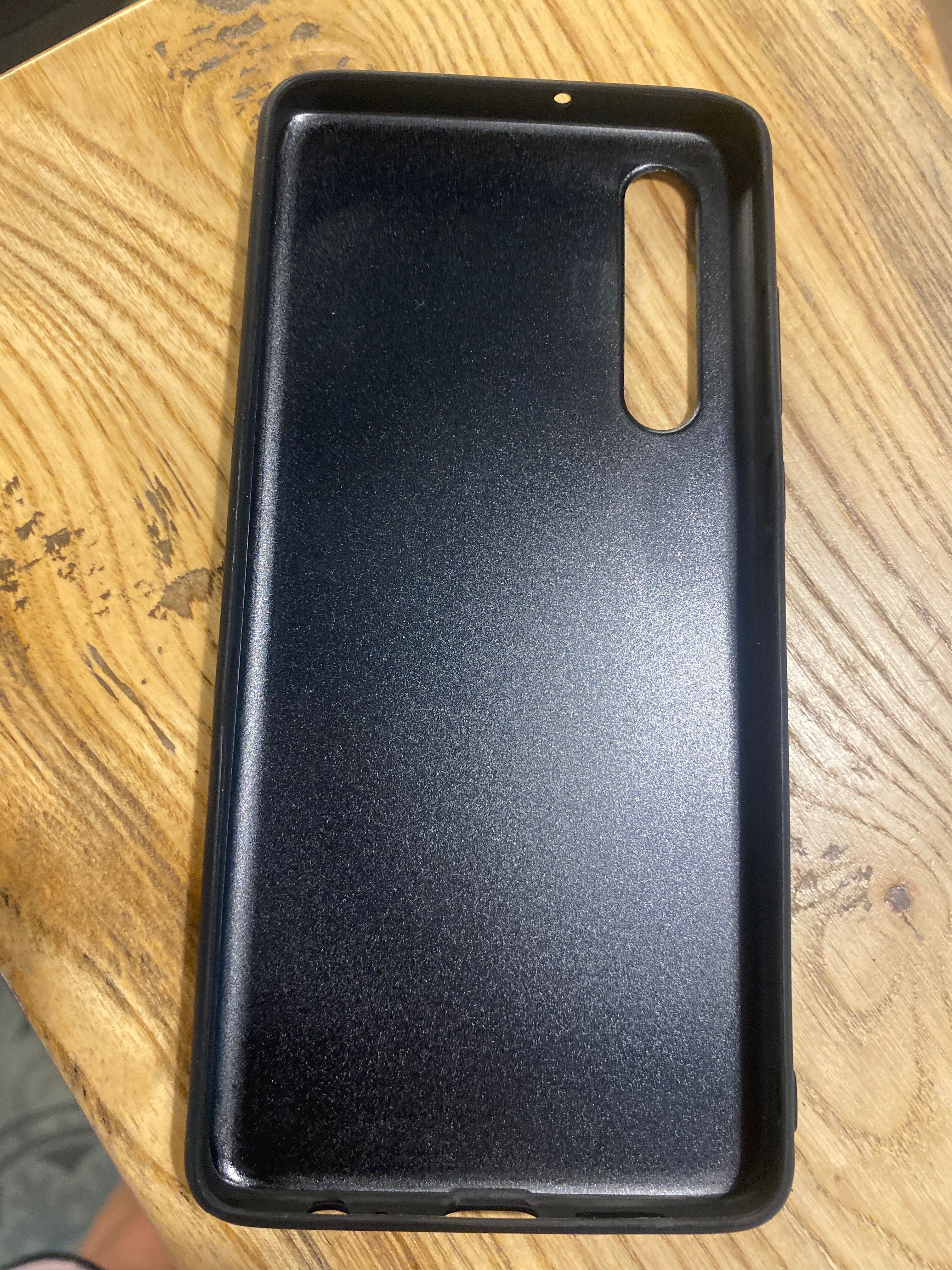 Калъф на Adidas за Huawei P30