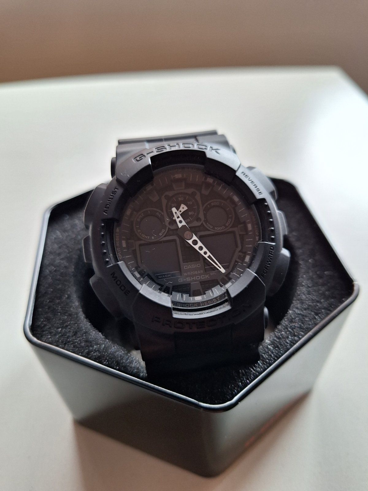 Часовник Casio G-SHOCK