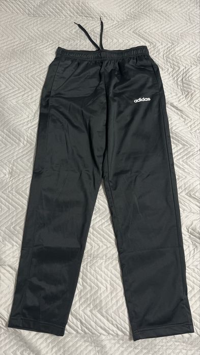 Нов ОРИГИНАЛЕН спортен екип Adidas
