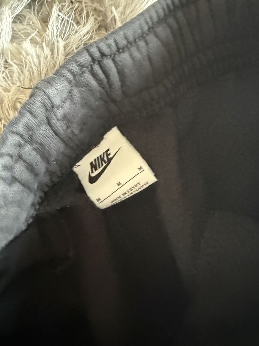 3 оригинални маркови анцуга Nike и Dsquard (отлично състояние)