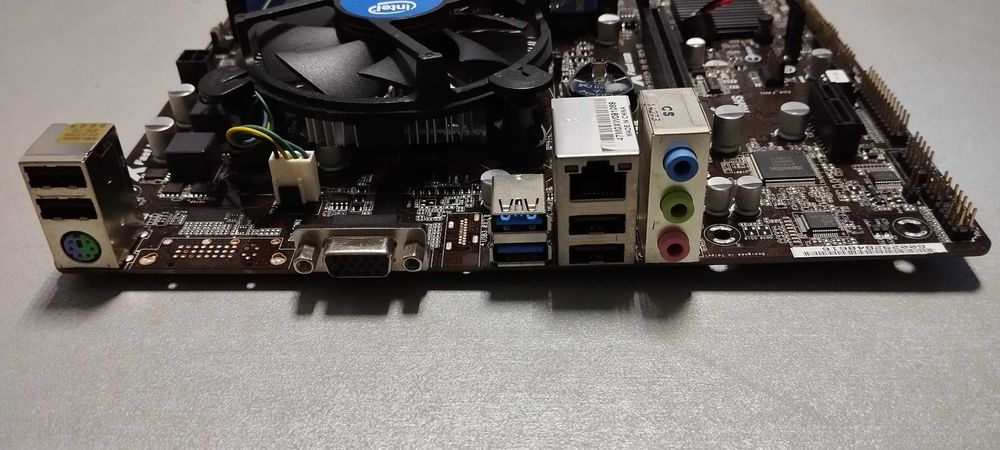 Комплект дънна платка, процесор i3 и 8GB RAM