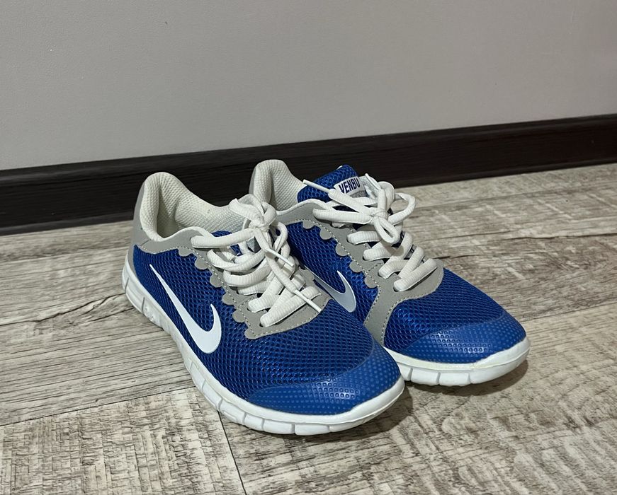 кроссовки беговые