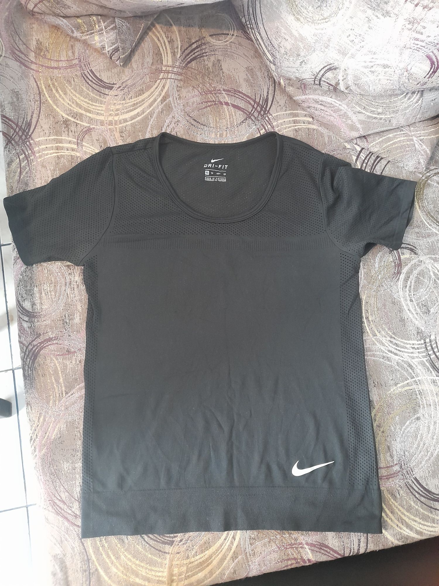 Дамски дрехи Nike s/xs