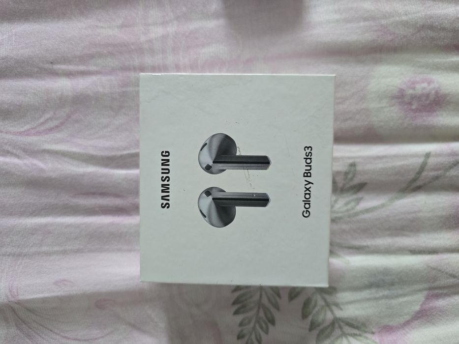 Продам наушники  Samsung buds3