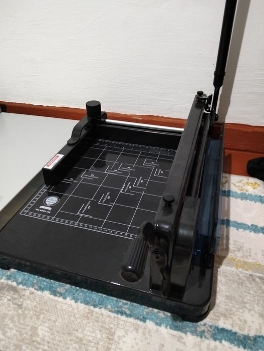 Гильотина продам